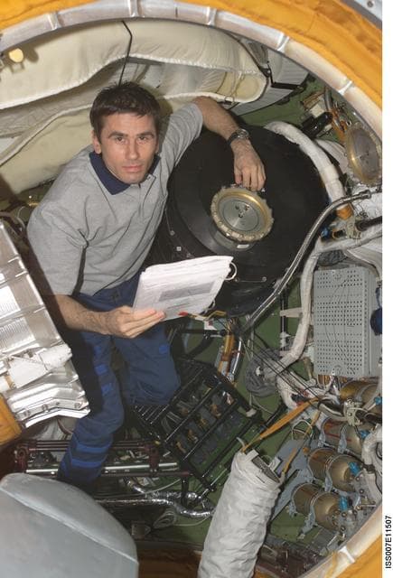 NASA image: CDR Malenchenko with Russian/German Plasma Crystal-3 (PK-3) payload