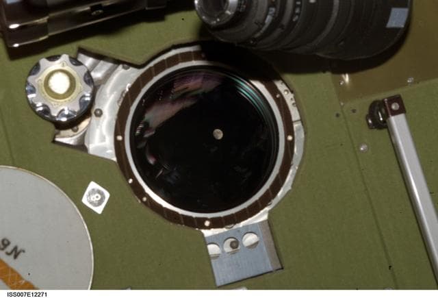 NASA image: iss007e12271