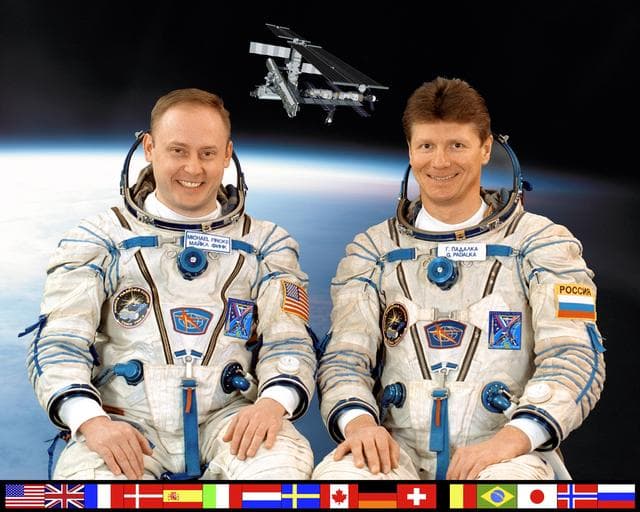 NASA image: Expedition 9 crew portrait
