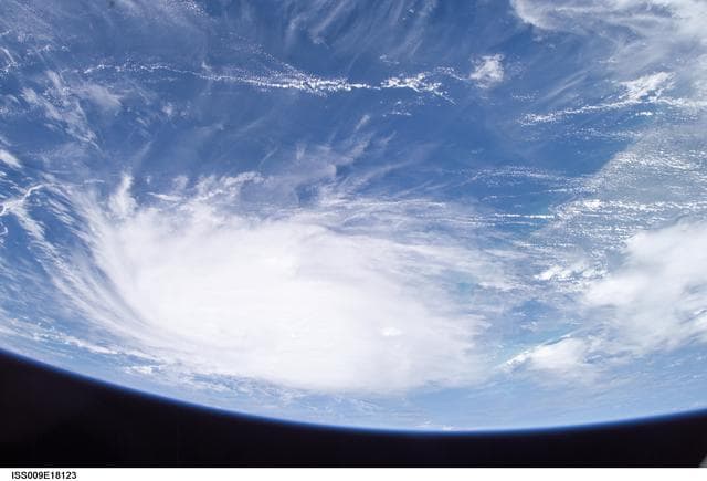 iss009e18123