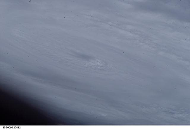 NASA image: iss009e20442