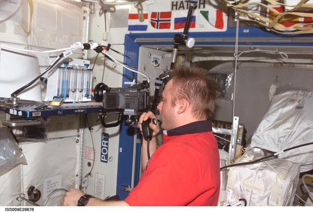 NASA image: Fincke conducts test of the CFE in the U.S. Lab during Expedition 9