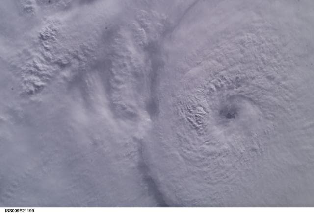 NASA image: iss009e21199
