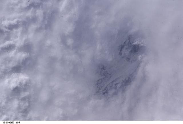 NASA image: iss009e21205
