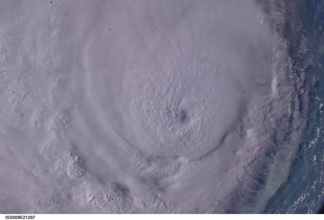 NASA image: iss009e21207