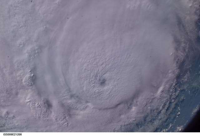 NASA image: iss009e21208