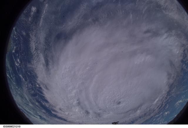 NASA image: iss009e21210