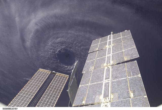NASA image: iss009e22187