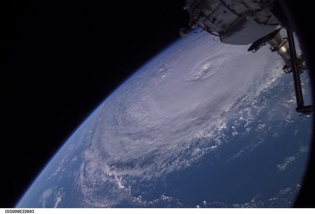 NASA image: iss009e22693