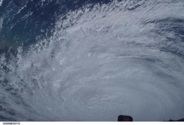 NASA image: iss009e25172