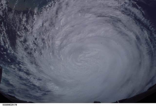 NASA image: iss009e25178