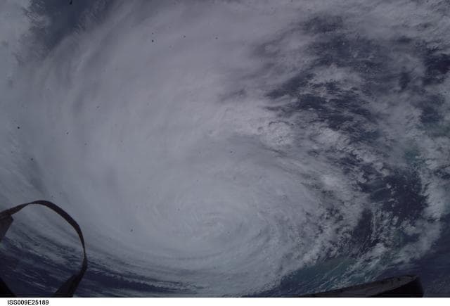 NASA image: iss009e25189