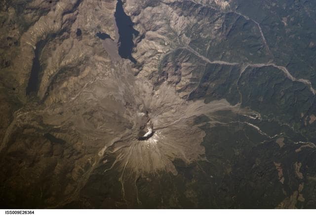 NASA image: iss009e26364