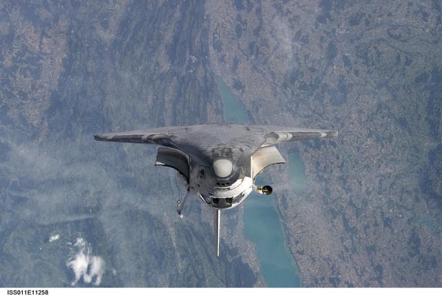 NASA image: STS-114 Discovery's approach for docking
