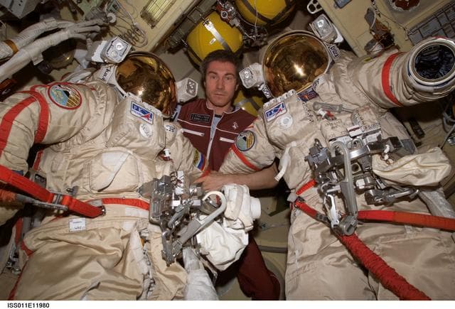 NASA image: Krikalev with Orlan suit in DC1 airlock