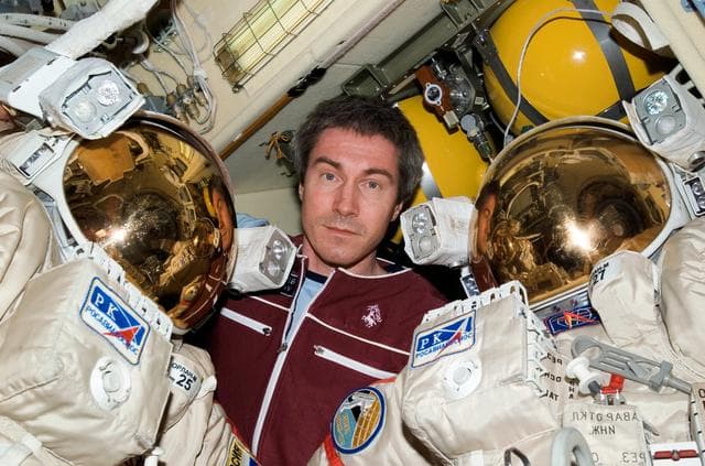 NASA image: Krikalev with Orlan suit in DC1 airlock