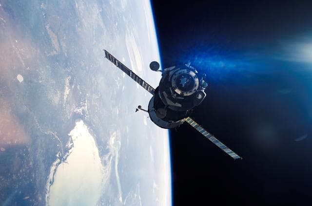 NASA image: Approach of Soyuz TMA-7/11S