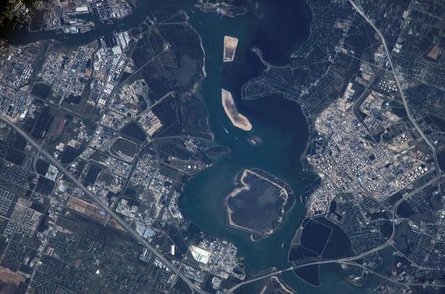 NASA image: iss012e09567