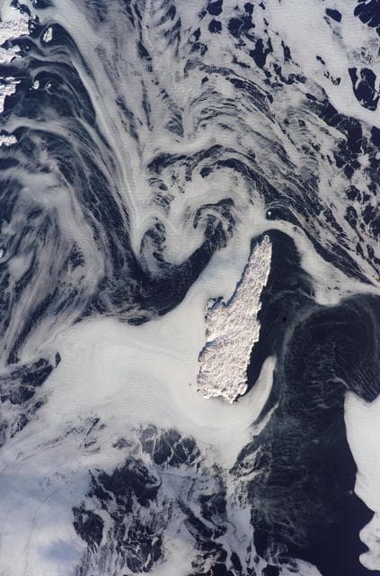 NASA image: iss012e15918