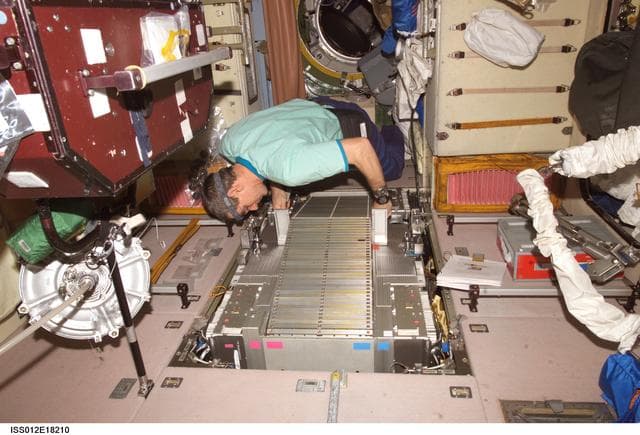 NASA image: TVIS belt inspection on Expedition 12