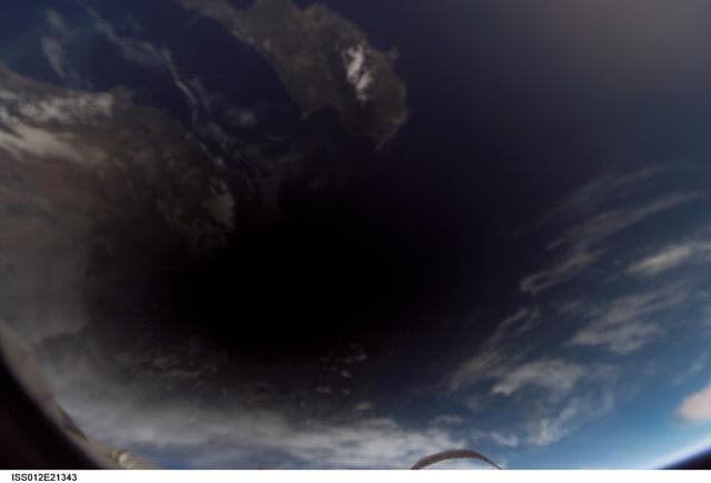 NASA image: iss012e21343