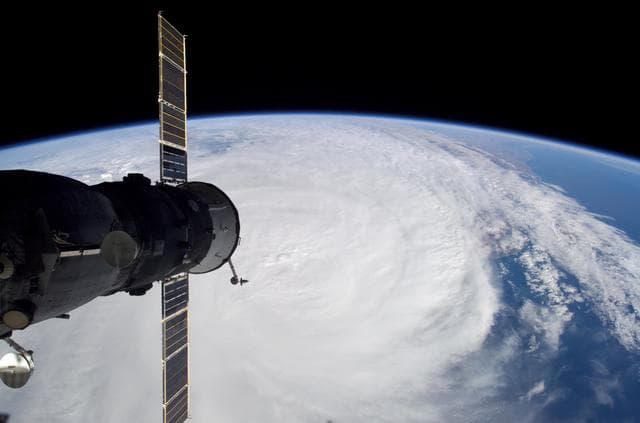NASA image: iss012e22031