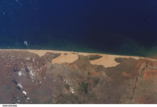 NASA image: iss012e23442