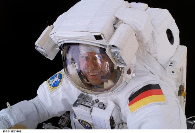 NASA image: Reiter during EVA 5 on Expedition 13