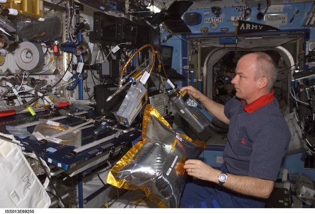 NASA image: Williams works on DAFT during Expedition 13