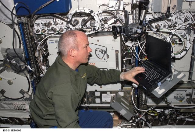 NASA image: Williams in the U.S. Laboratory during Expedition 13