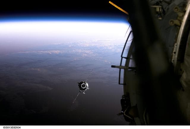 NASA image: Soyuz on approach to the ISS during Expedition 13
