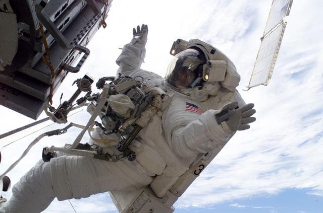 NASA image: EVA 3