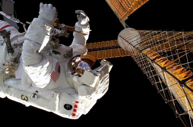 NASA image: EVA 4