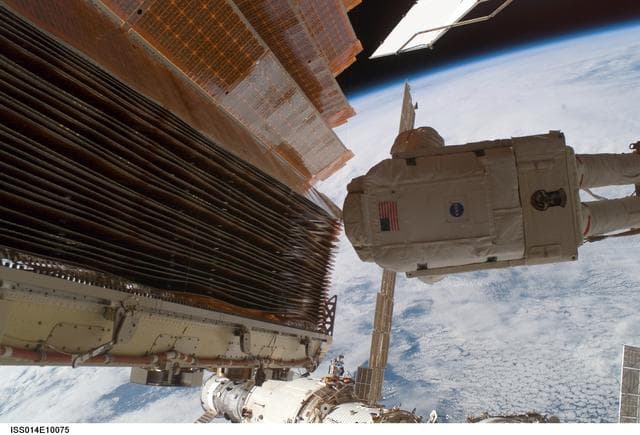 NASA image: iss014e10075