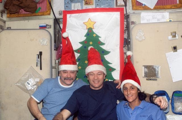 NASA image: Expedition 14 crew in the Zvezda Service module