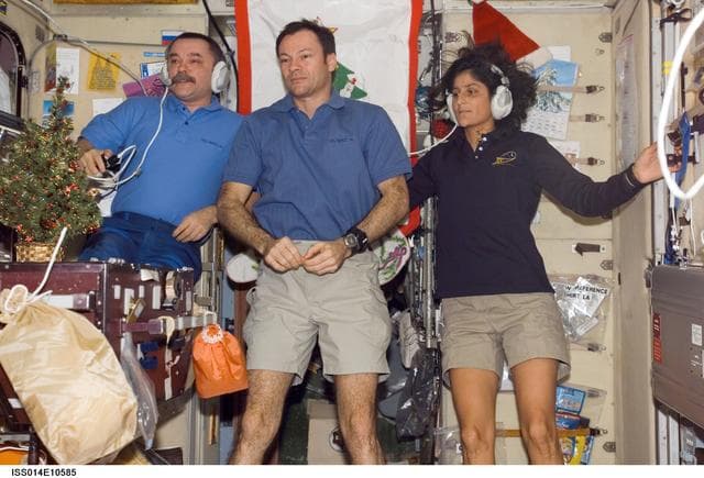 NASA image: Expedition 14 crew in Zvezda