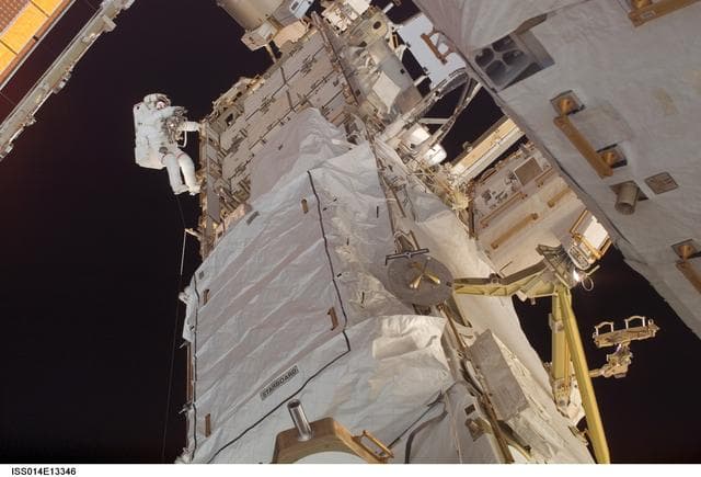 NASA image: iss014e13346