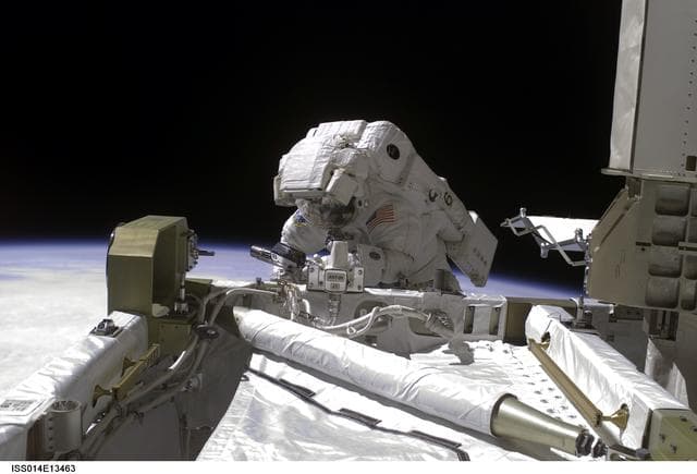 NASA image: iss014e13463