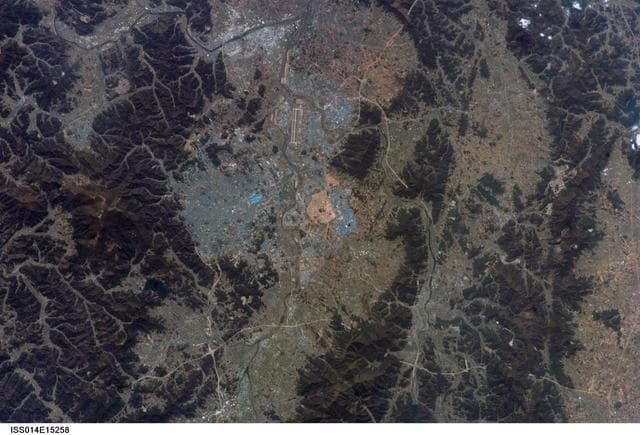 NASA image: iss014e15258