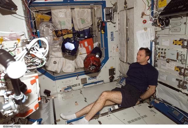 NASA image: Saturday Science demo with the SPHERES experiment