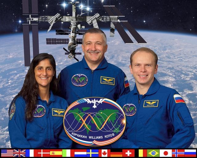 NASA image: iss015-s-002a