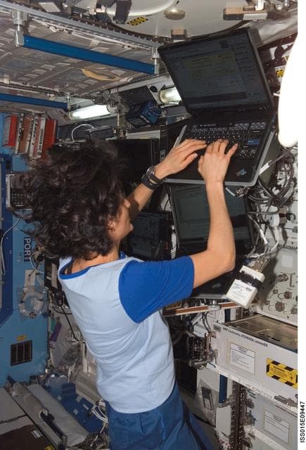 NASA image: Williams during Sleep-Long Experiment in the US Lab during Expedition 15