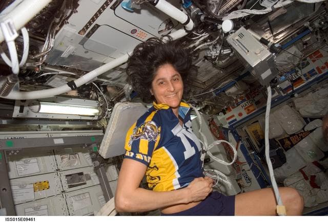NASA image: Williams during the PFE-OUM Experiment in the US Lab during Expedition 15