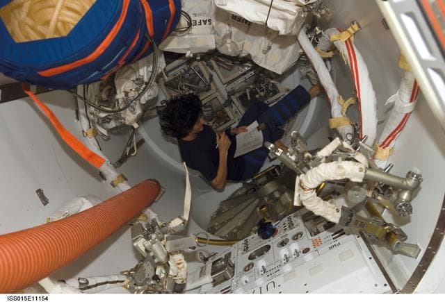 NASA image: Williams in the A/L during Expedition 15