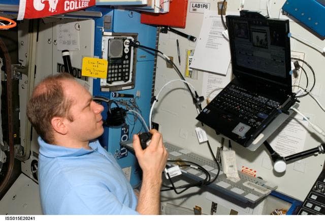 NASA image: View of Kotov working in the US Lab during Expedition 15