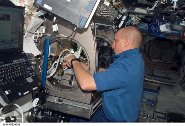 NASA image: View of Anderson setting up SAME Hardware in the US Lab during Expedition 15