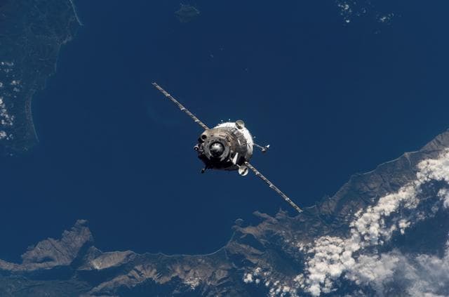 NASA image: View of the Soyuz TMA-11 on approach to the ISS