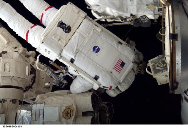 NASA image: Parazynski during Expedition 16/STS-120 EVA 1