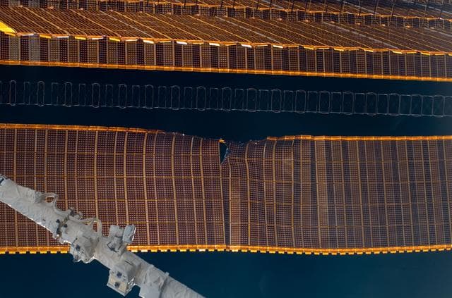 NASA image: Damaged P6 4B solar array wing