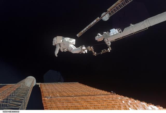 NASA image: Parazynski during Expedition 16/STS-120 EVA 4